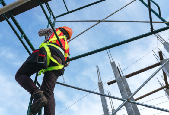 HOW DOES COMMERCIAL GENERAL LIABILITY INSURANCE WORK?
